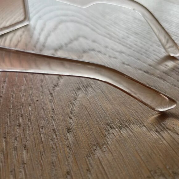 Cheap and chic sunglasses-- with an oversized fashion impact! - Picture 6 of 12